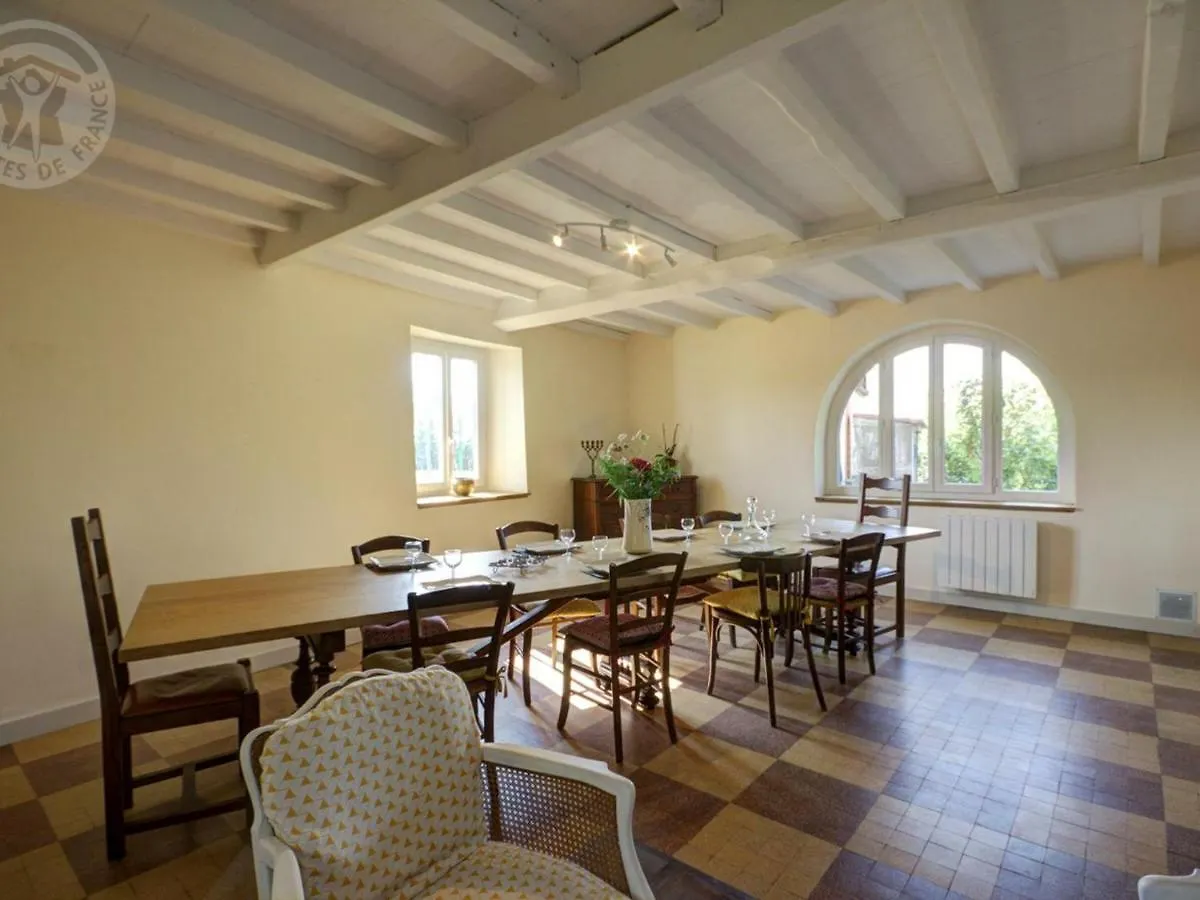 Holiday home Gite Spacieux Avec Jardin Arbore Et Jeux Enfants, A Proximite De St-Etienne Et Lyon - Fr-1-496-147 Montchal